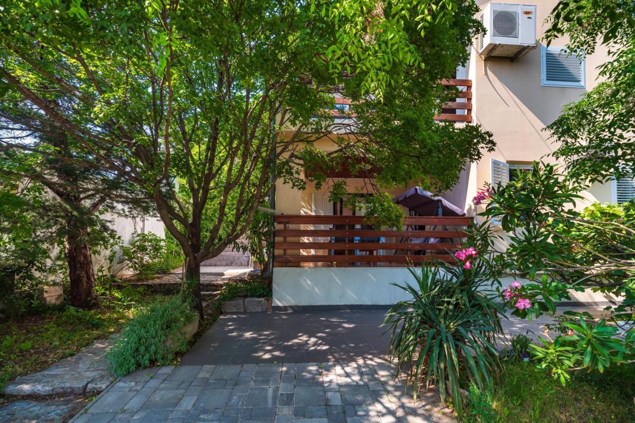 Vacation House Anna Karlobag Exterior photo