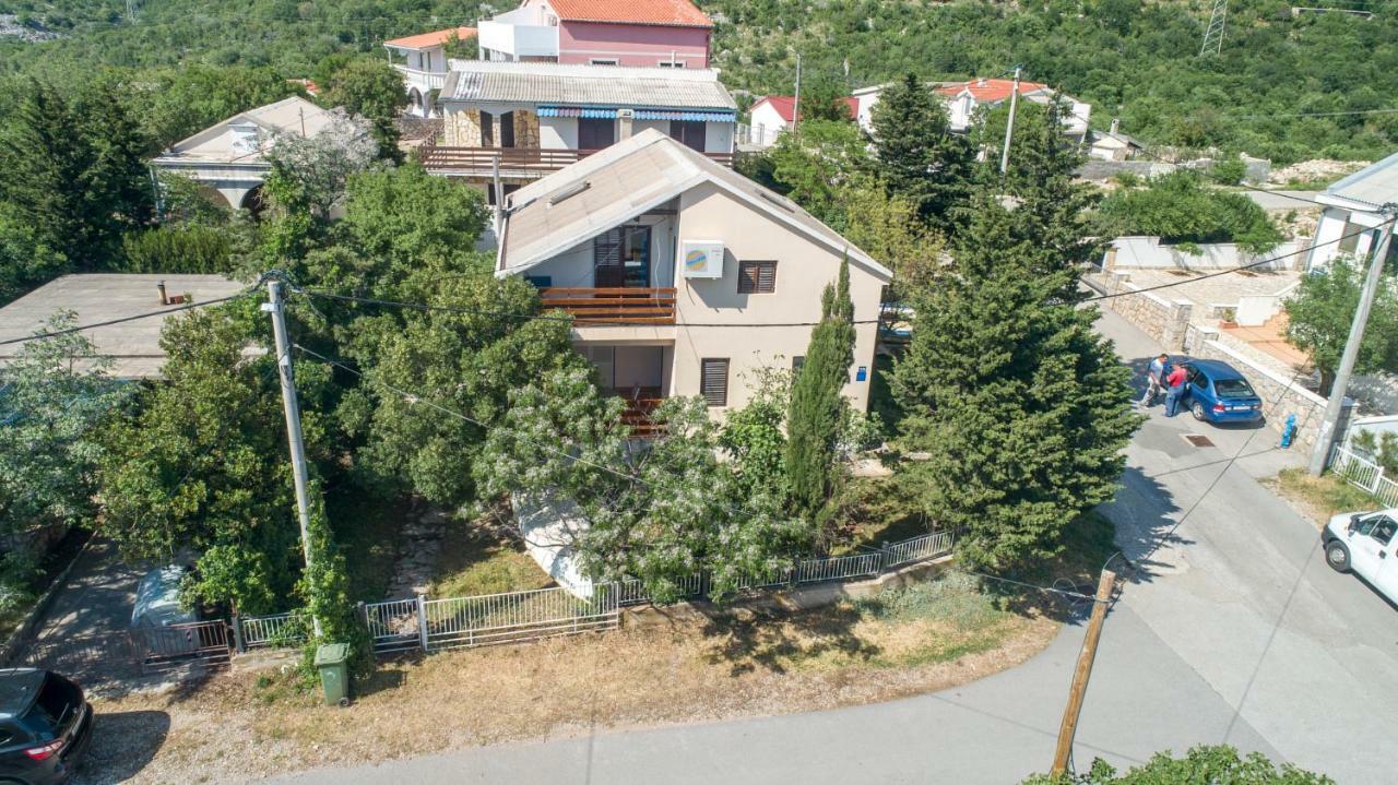 Vacation House Anna Karlobag Exterior photo