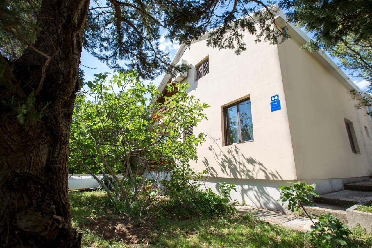 Vacation House Anna Karlobag Exterior photo