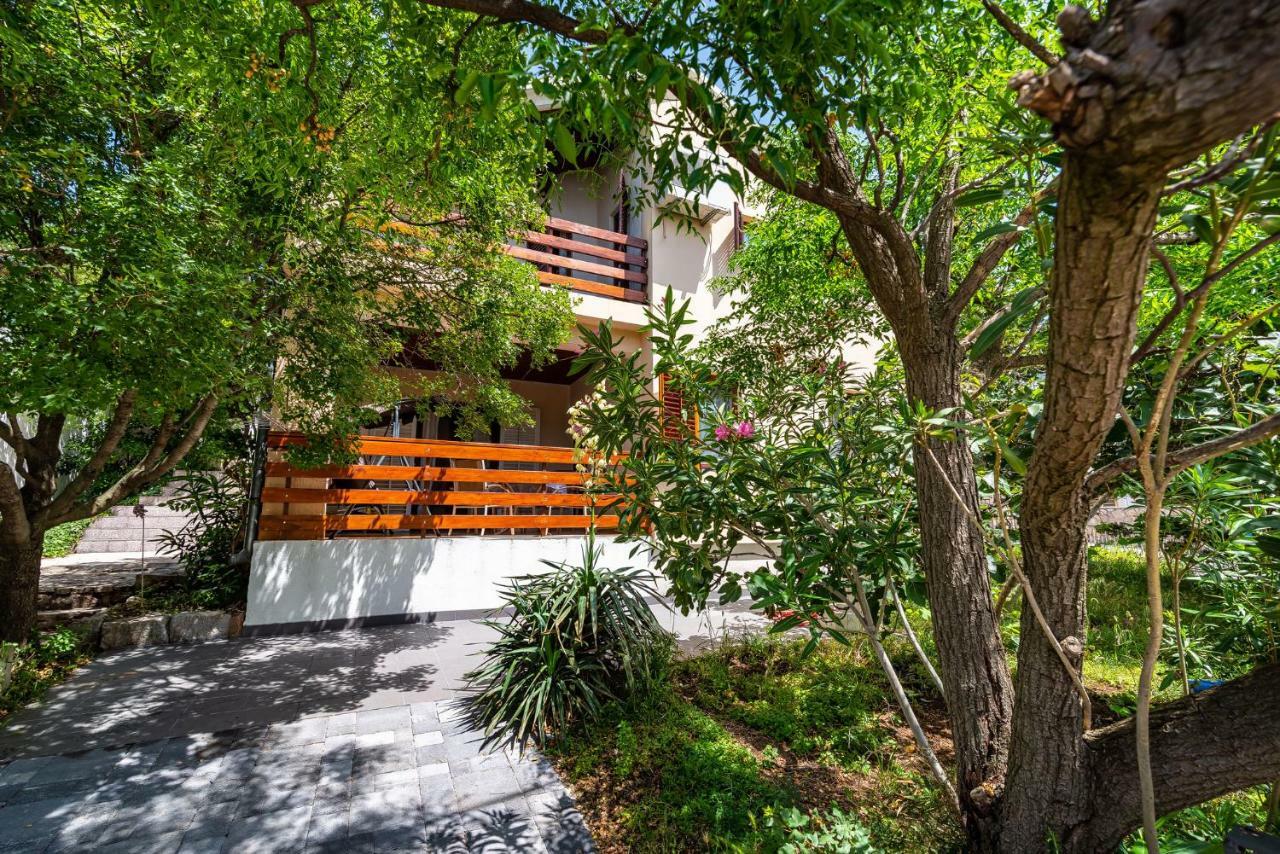 Vacation House Anna Karlobag Exterior photo