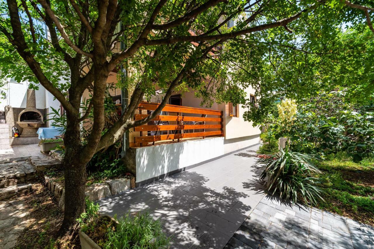 Vacation House Anna Karlobag Exterior photo